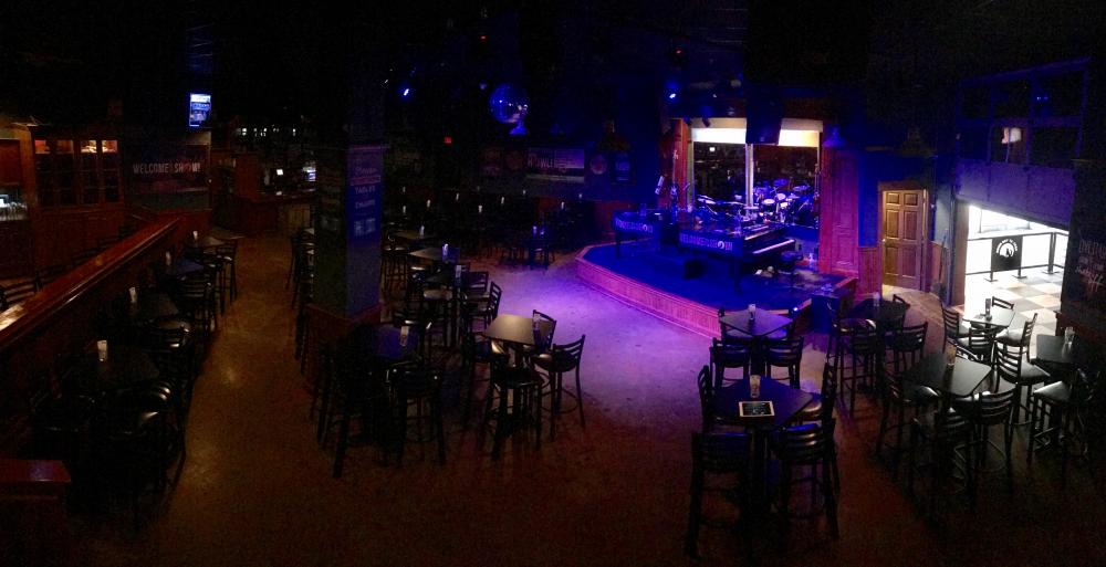 Howl at the Moon – Louisville